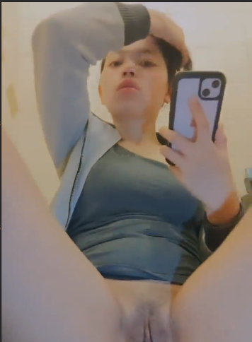 shila afifah review memek sambil main hp